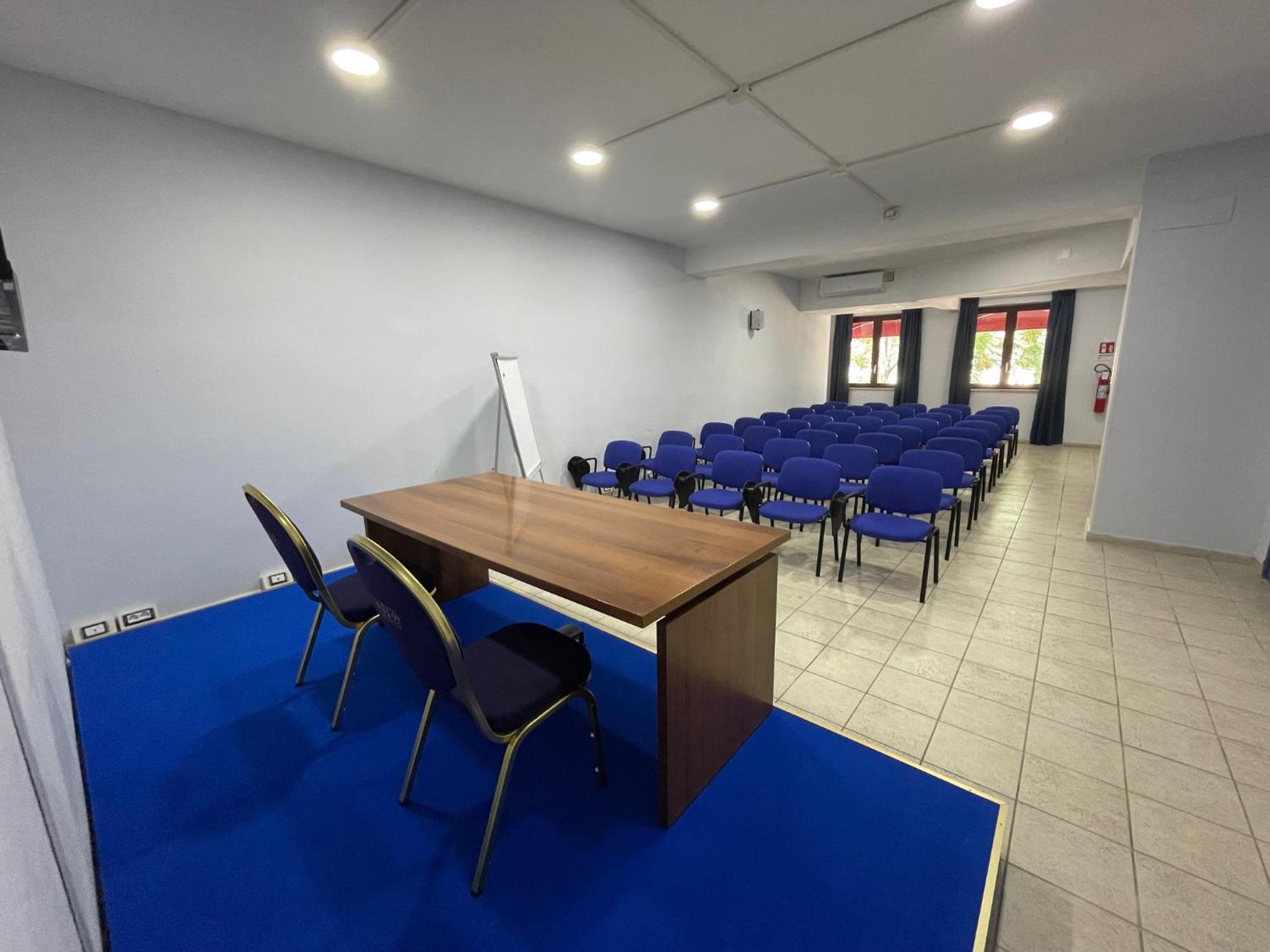Centro Congressi Polo Nautico 4*